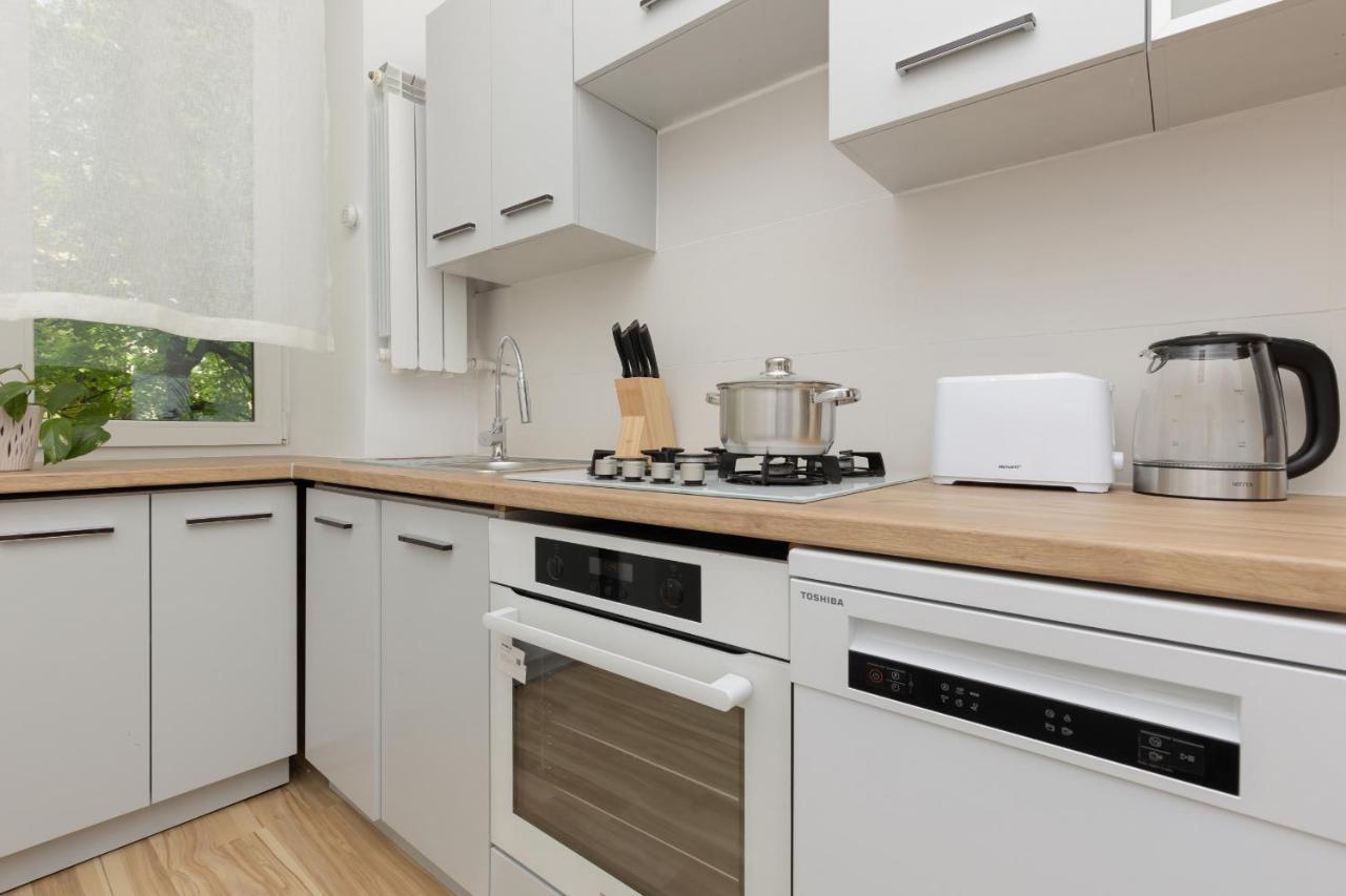 Bright Apartment Wola Near Metro Station By Noclegi Renters Warsawa Bagian luar foto